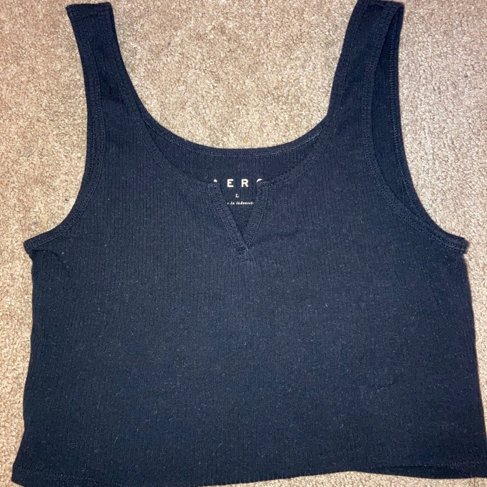 Black crop tank top